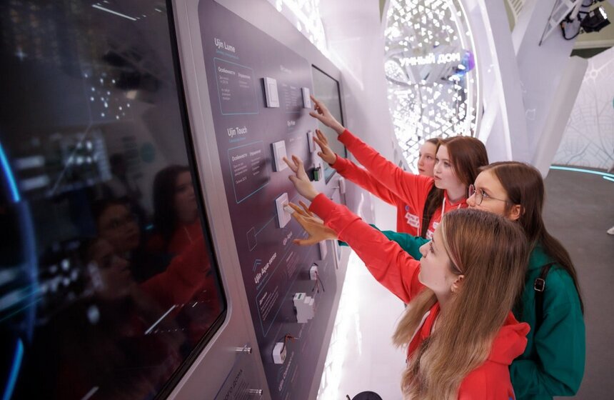 Павильон выставки-форума "Россия" приглашает совершить семейное путешествие во времени 7 фото