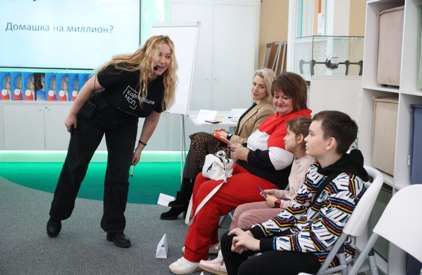 Павильон выставки-форума "Россия" приглашает совершить семейное путешествие во времени 14 фото