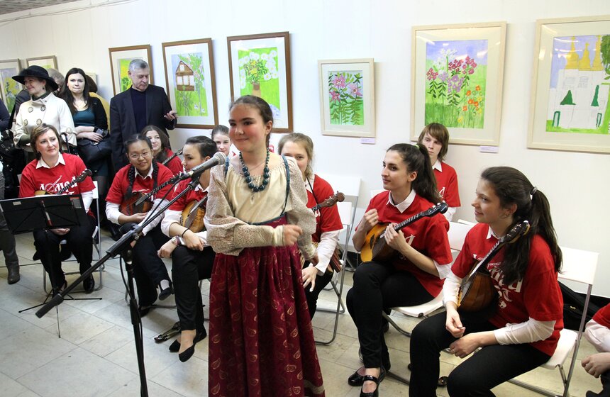 В ЦДХ открылась выставка художника с синдромом Дауна Шестакова 16 фото