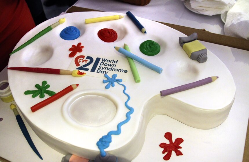 В ЦДХ открылась выставка художника с синдромом Дауна Шестакова 19 фото