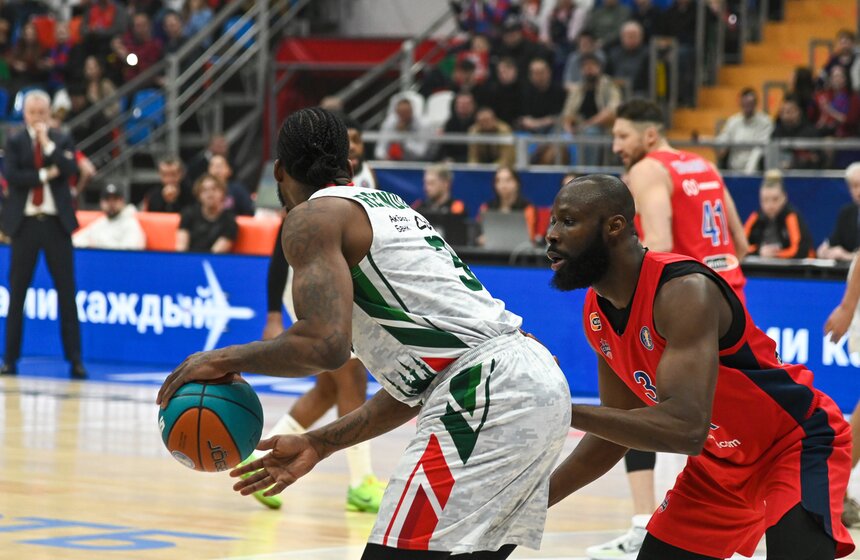УНИКС выиграл у ЦСКА в матче Единой лиги ВТБ по баскетболу 10 фото