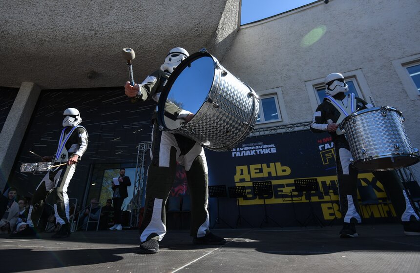 День "Звездных войн" состоялся на ВДНХ в Москве 4 мая 16 фото