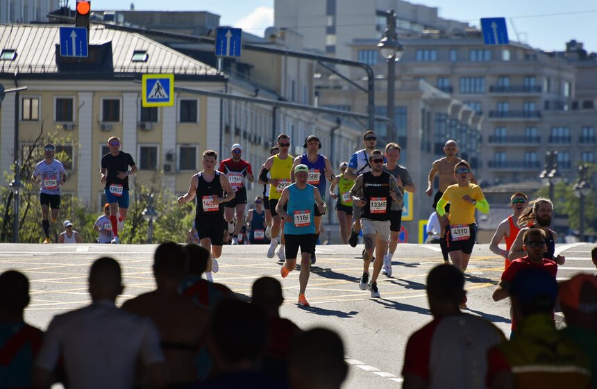 Юбилейный Московский полумарафон прошел в Москве 13 фото