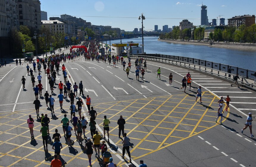 Юбилейный Московский полумарафон прошел в Москве 21 фото