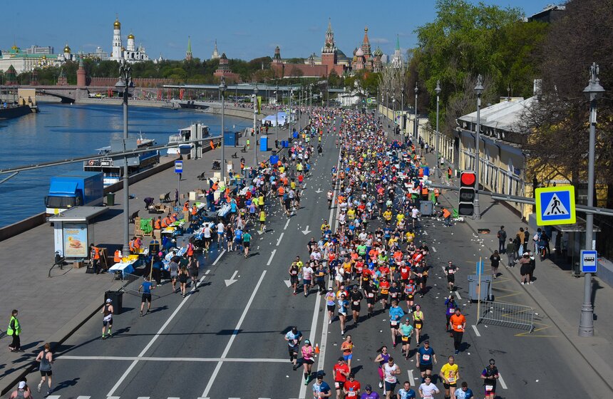 Юбилейный Московский полумарафон прошел в Москве 15 фото