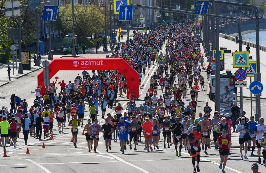 Юбилейный Московский полумарафон прошел в Москве 18 фото
