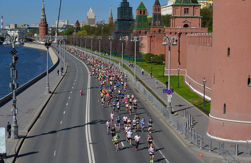 Юбилейный Московский полумарафон прошел в Москве 6 фото