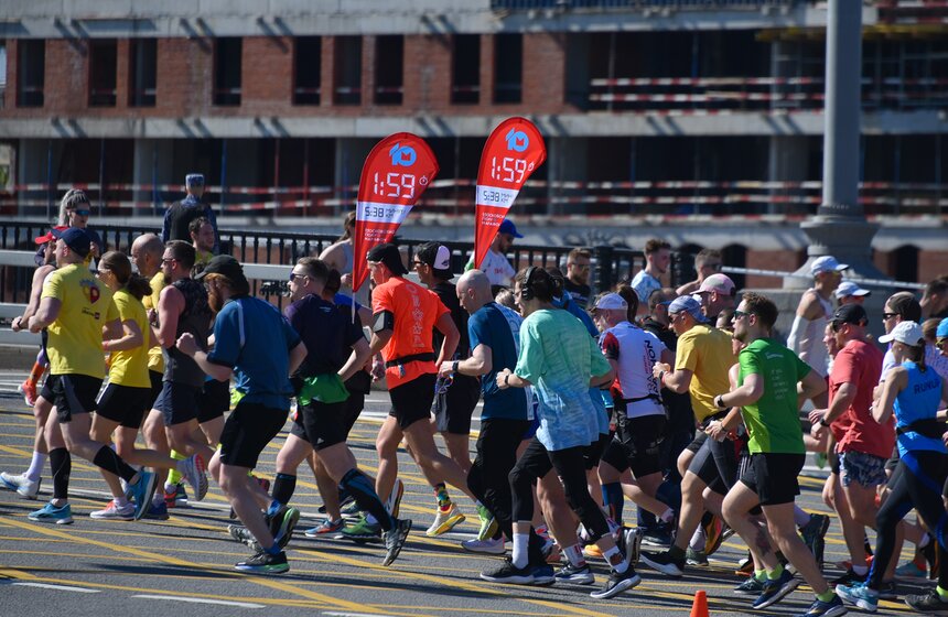 Юбилейный Московский полумарафон прошел в Москве 17 фото