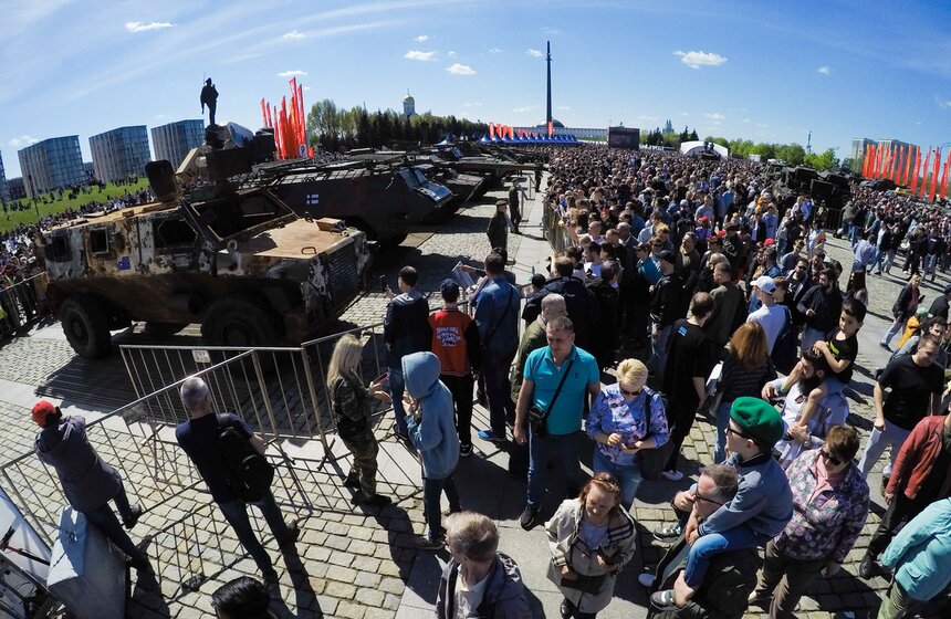 Выставка трофейной техники из зоны СВО открылась на Поклонной горе 1 мая 11 фото