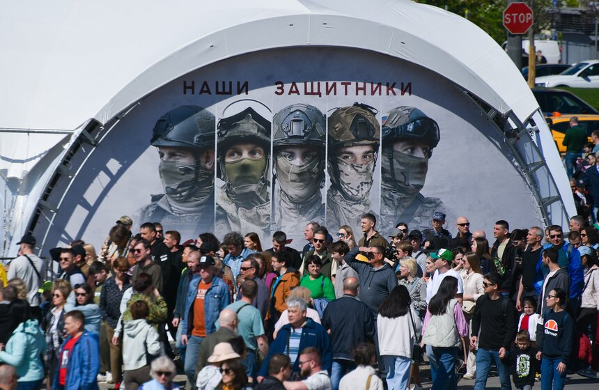 Выставка трофейной техники из зоны СВО открылась на Поклонной горе 1 мая 39 фото