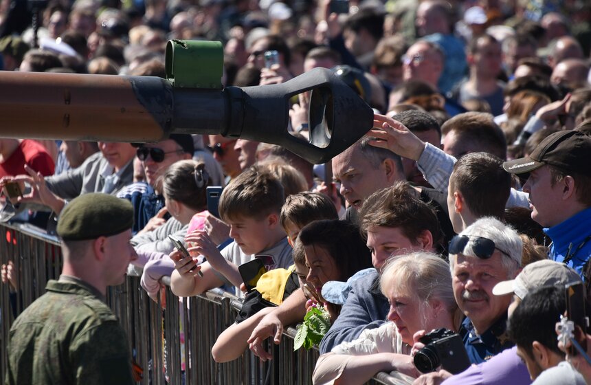 Выставка трофейной техники из зоны СВО открылась на Поклонной горе 1 мая 15 фото