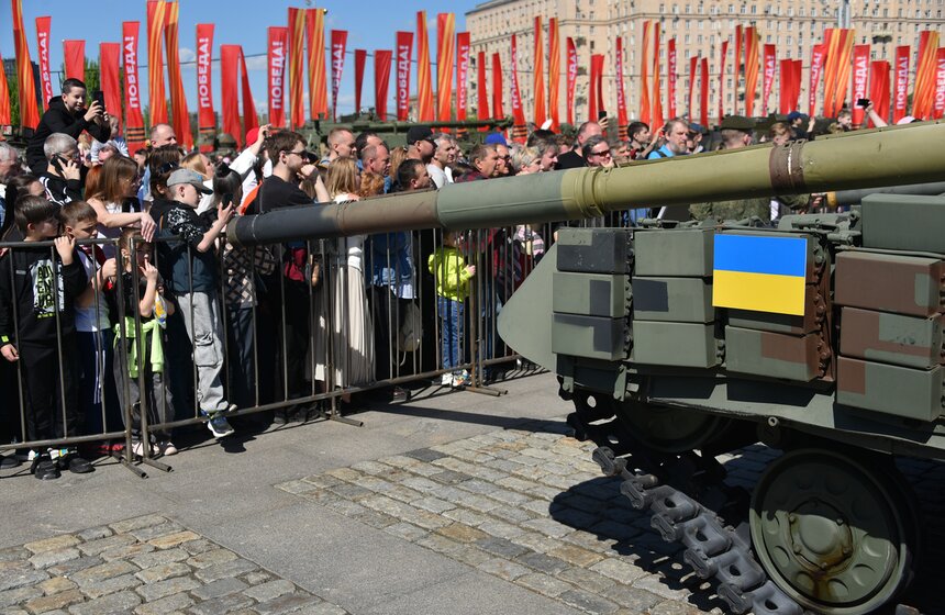 Выставка трофейной техники из зоны СВО открылась на Поклонной горе 1 мая 33 фото