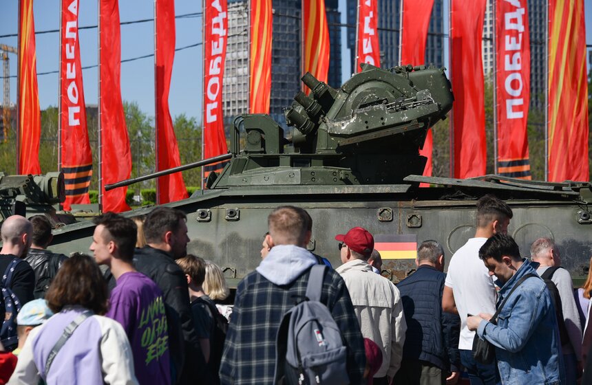 Выставка трофейной техники из зоны СВО открылась на Поклонной горе 1 мая 30 фото