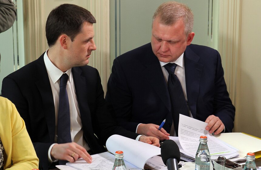 Мэр обсудил с рестораторами правила размещения летних кафе 13 фото