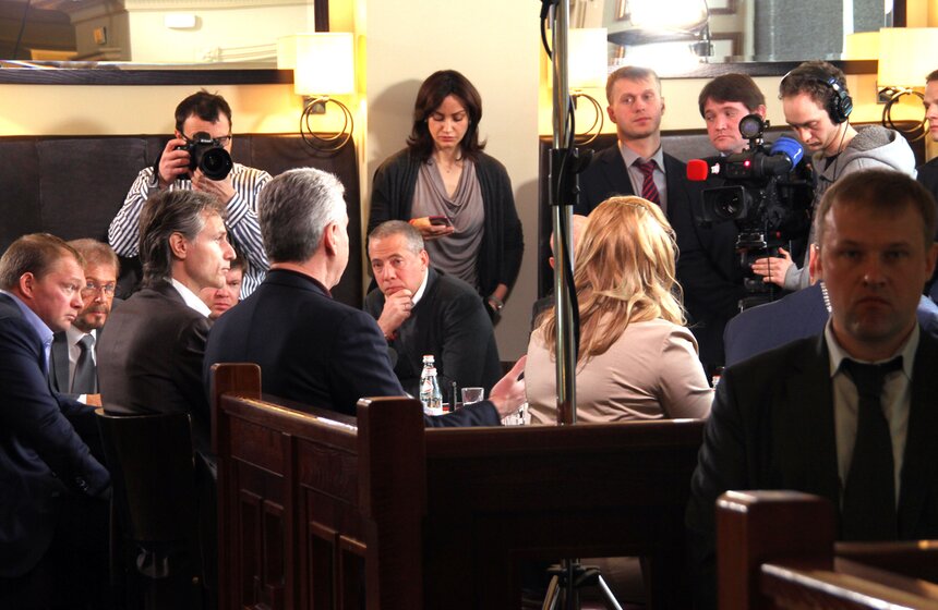 Мэр обсудил с рестораторами правила размещения летних кафе 8 фото