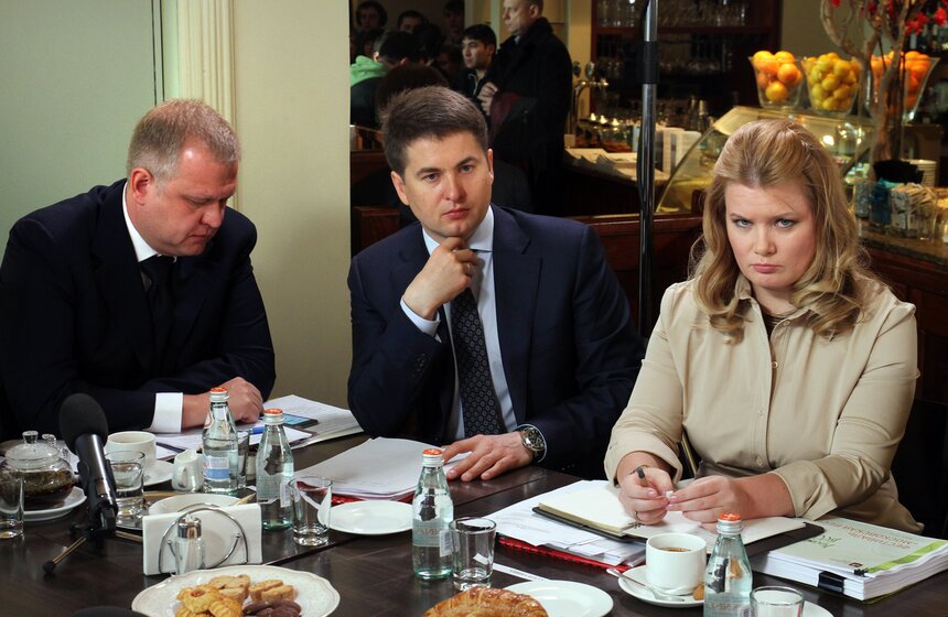 Мэр обсудил с рестораторами правила размещения летних кафе 5 фото