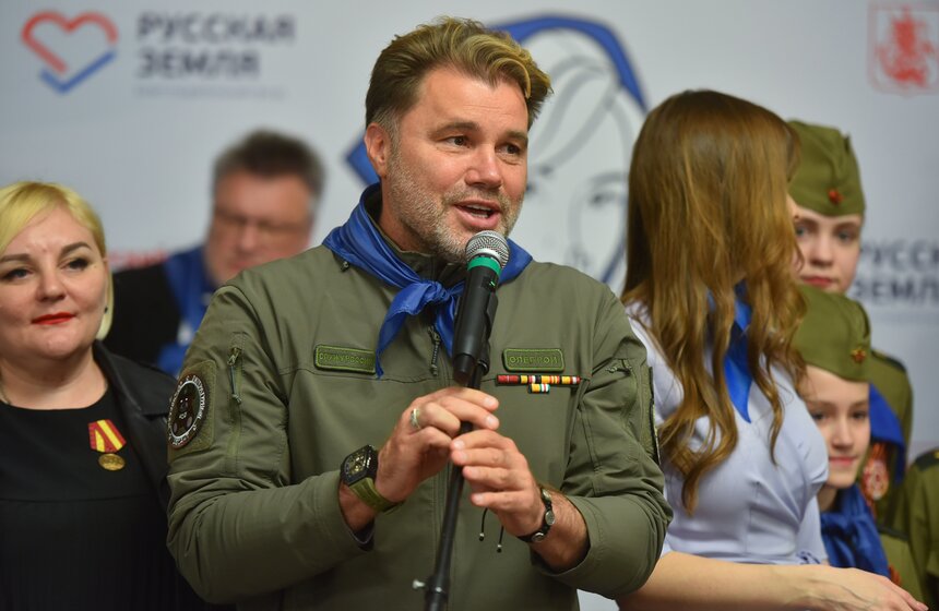 Акцию "Синий платочек Победы" подготовили в столичном метро 6 фото