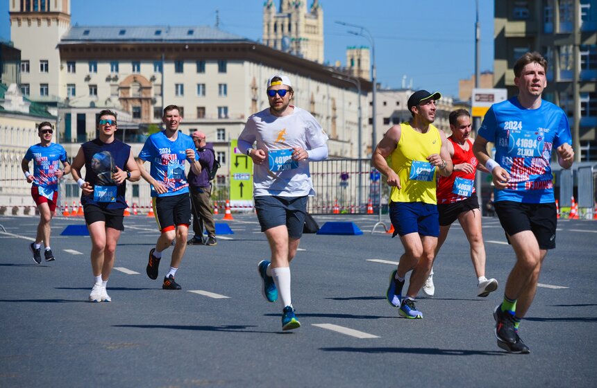 Полумарафон "ЗаБег.РФ" прошел в Москве 19 мая 31 фото
