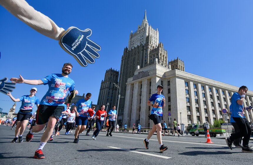 Полумарафон "ЗаБег.РФ" прошел в Москве 19 мая 24 фото