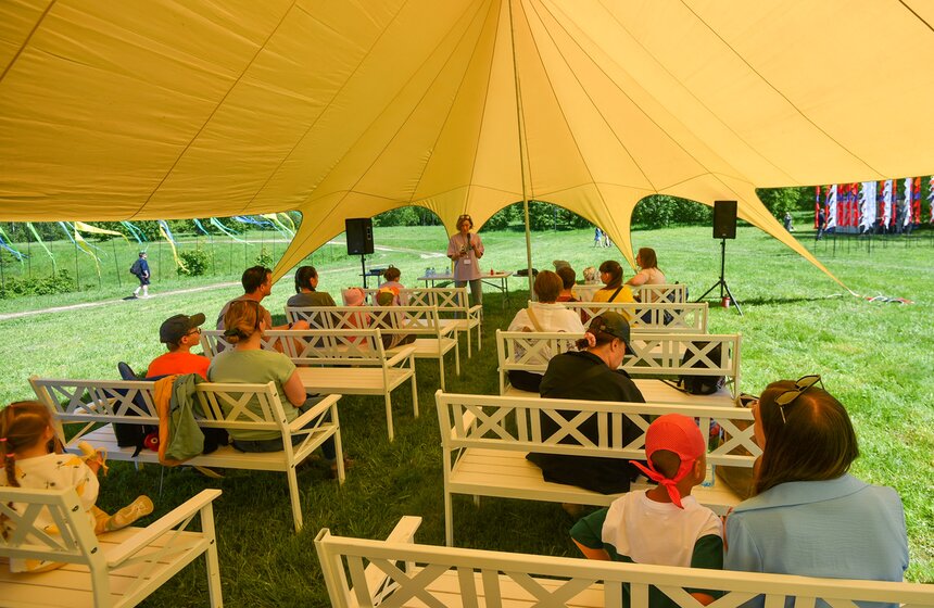 Экоспортивный фестиваль "На лугу" организовали в столичном "Царицыне" 4 фото