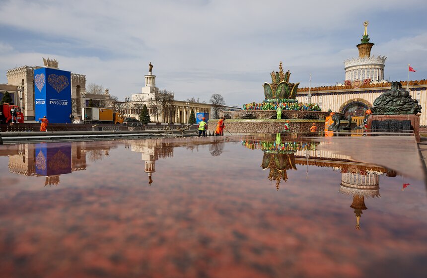 Фонтан "Каменный цветок" привели в порядок после зимы 25 фото