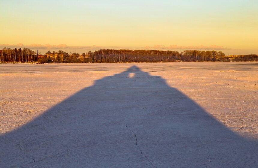 Ранний ледоход прошел в Калязине у колокольни Николаевского Собора 9 фото