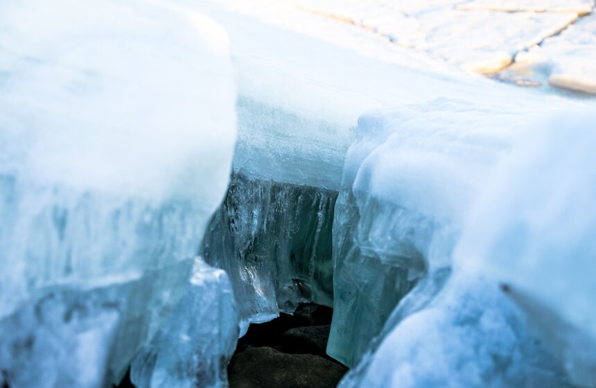 Ранний ледоход прошел в Калязине у колокольни Николаевского Собора 4 фото