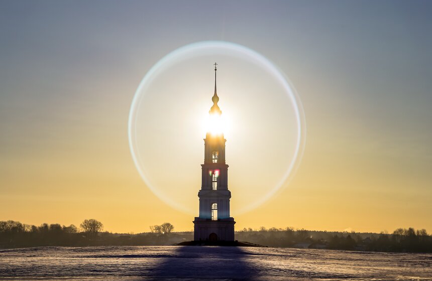 Ранний ледоход прошел в Калязине у колокольни Николаевского Собора 8 фото