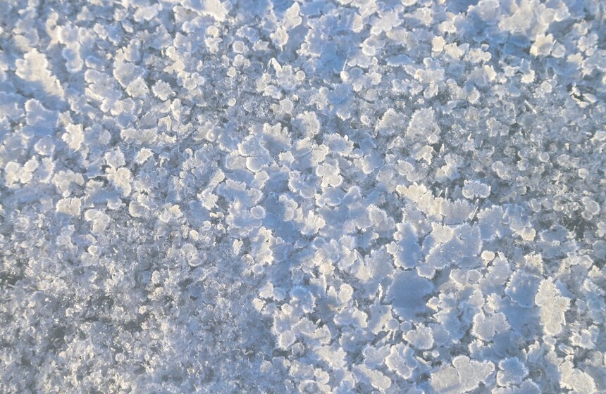 Ранний ледоход прошел в Калязине у колокольни Николаевского Собора 7 фото