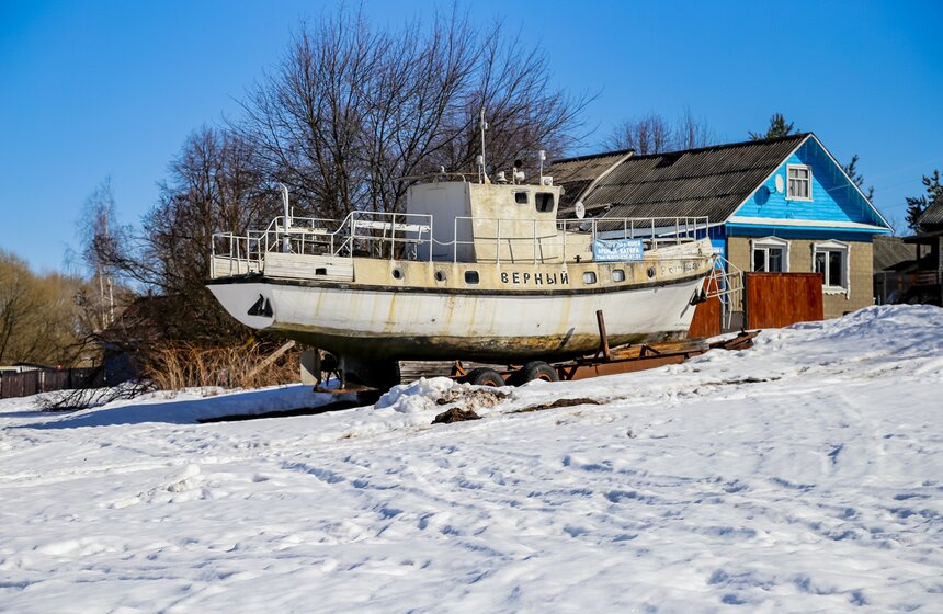 Ранний ледоход прошел в Калязине у колокольни Николаевского Собора 23 фото