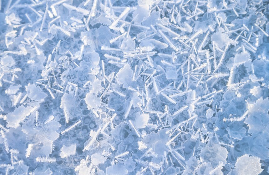 Ранний ледоход прошел в Калязине у колокольни Николаевского Собора 6 фото