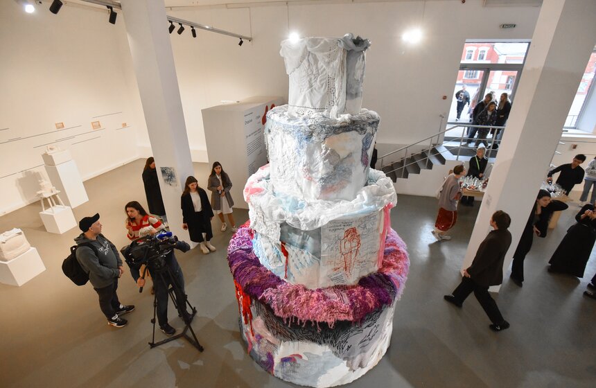 Выставка "Это нам приснилось завтра" открылась в арт-пространстве "Винзавод" 1 фото