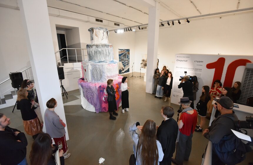 Выставка "Это нам приснилось завтра" открылась в арт-пространстве "Винзавод" 14 фото