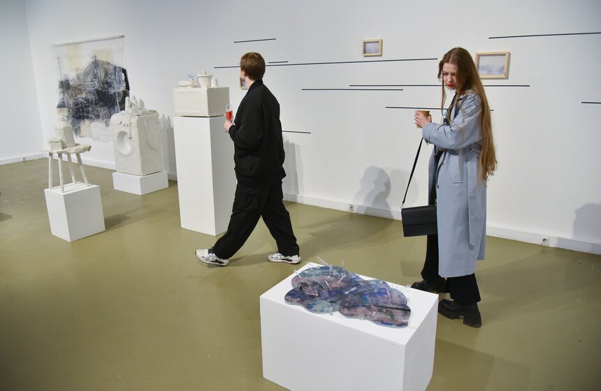 Выставка "Это нам приснилось завтра" открылась в арт-пространстве "Винзавод" 11 фото