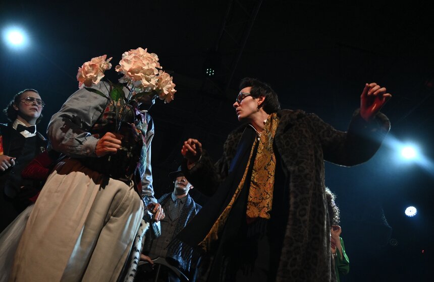 Премьера спектакля "Хвала котам, или Приношение почтеннейшей публике" прошла 18 апреля 9 фото