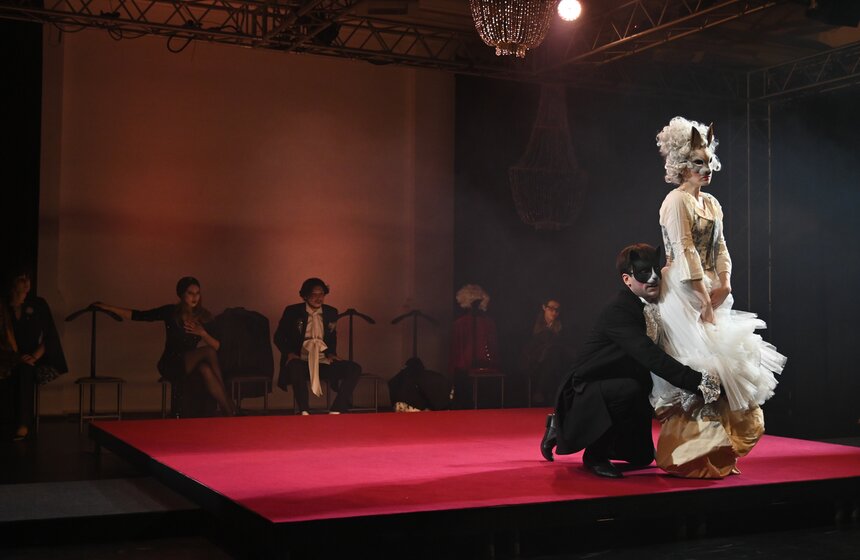 Премьера спектакля "Хвала котам, или Приношение почтеннейшей публике" прошла 18 апреля 18 фото