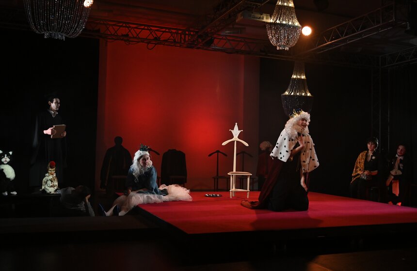 Премьера спектакля "Хвала котам, или Приношение почтеннейшей публике" прошла 18 апреля 15 фото