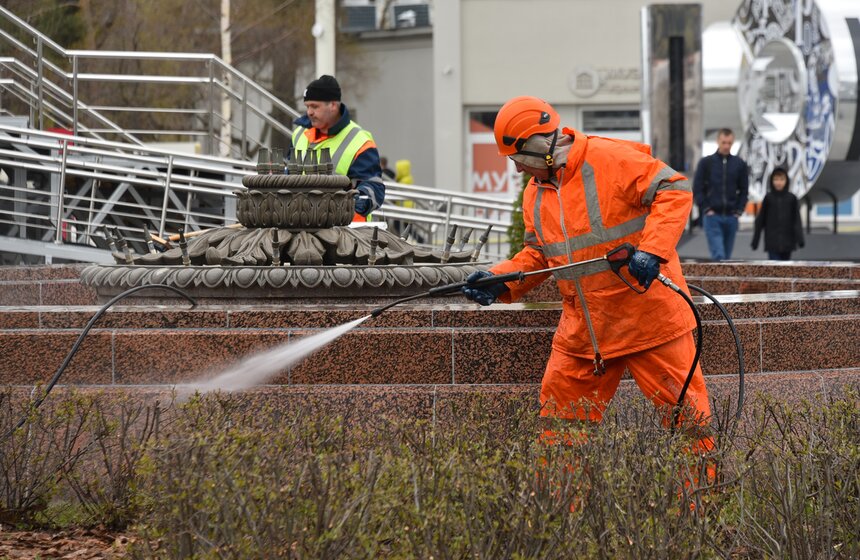 Фонтан "Золотой Колос" промыли на ВДНХ после зимы 20 фото