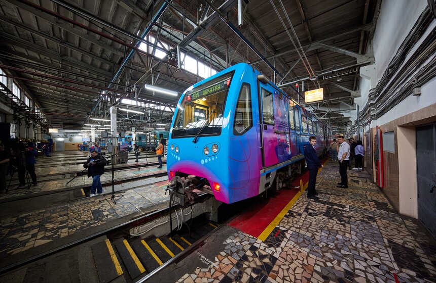 Минцифры и Московский метрополитен запустили поезд "Кибербезопасность" 2 фото