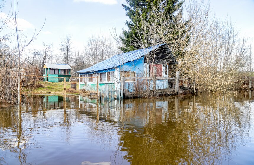 Паводок превратил храм Покрова на Нерли во Владимирской области в остров 17 фото