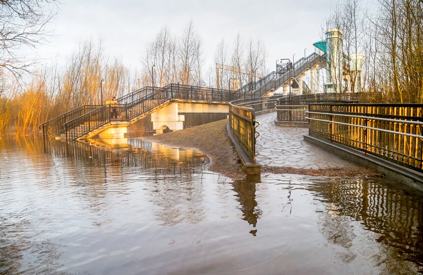 Паводок превратил храм Покрова на Нерли во Владимирской области в остров 3 фото