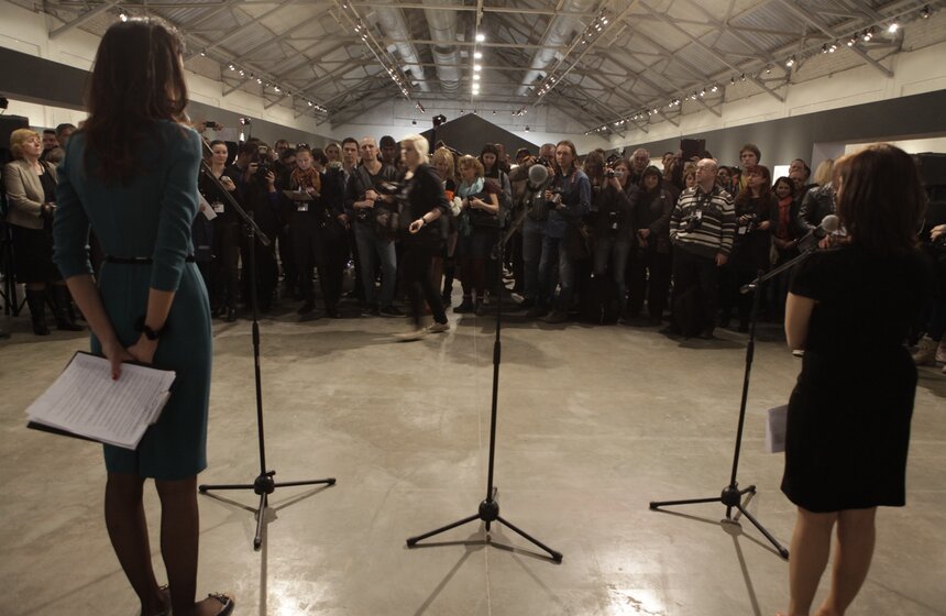 Фотовыставка "Best Of Russia - 2013" открылась на "Винзаводе" 14 фото