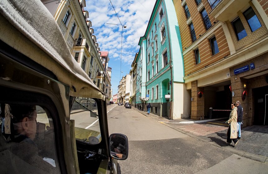 Ретроралли прошло в Москве 17 фото