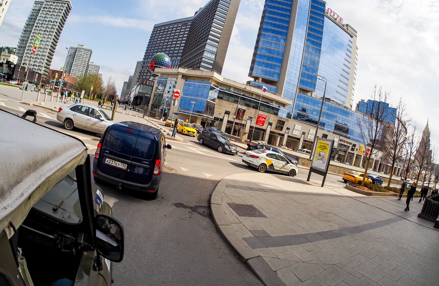 Ретроралли прошло в Москве 19 фото