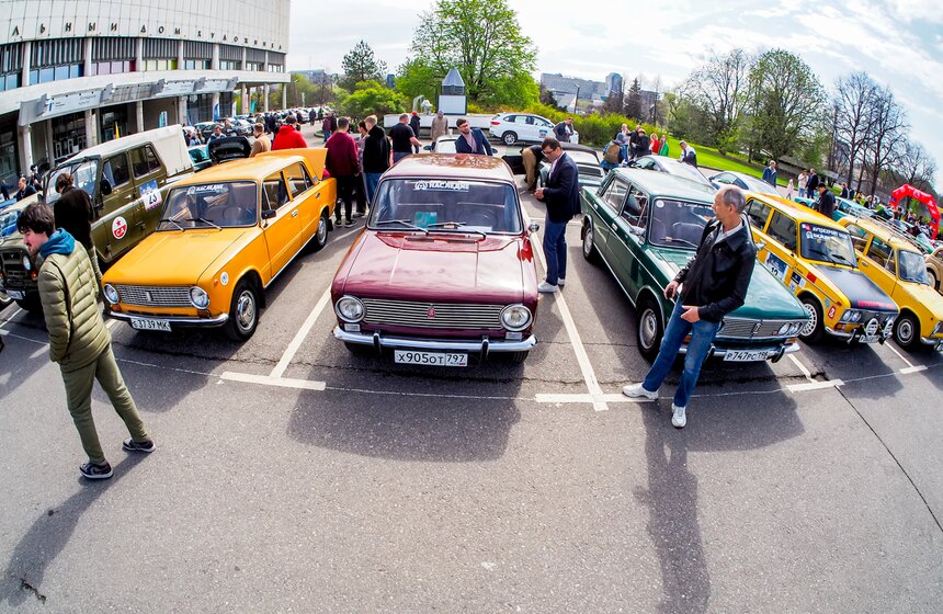 Ретроралли прошло в Москве 1 фото
