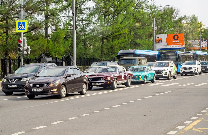 Ретроралли прошло в Москве 24 фото