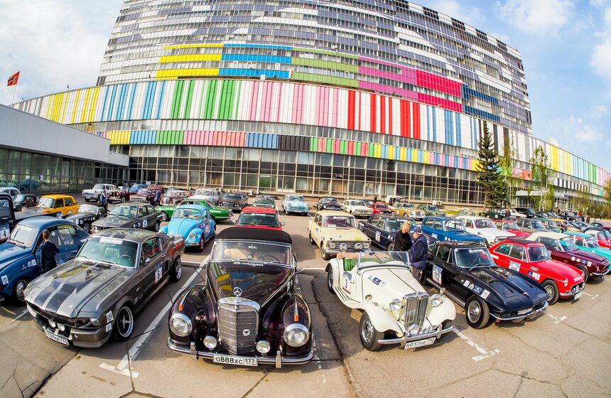 Ретроралли прошло в Москве 34 фото