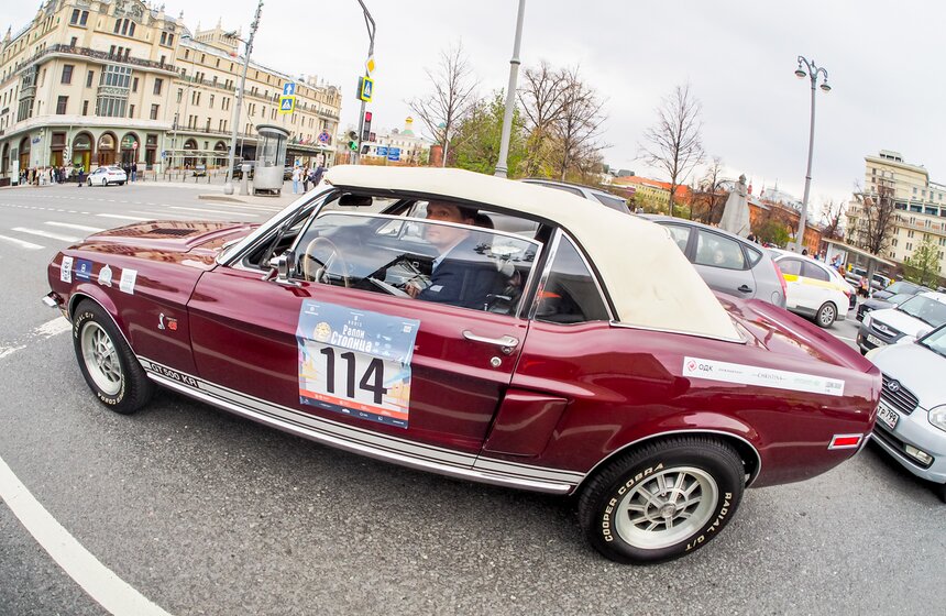 Ретроралли прошло в Москве 22 фото