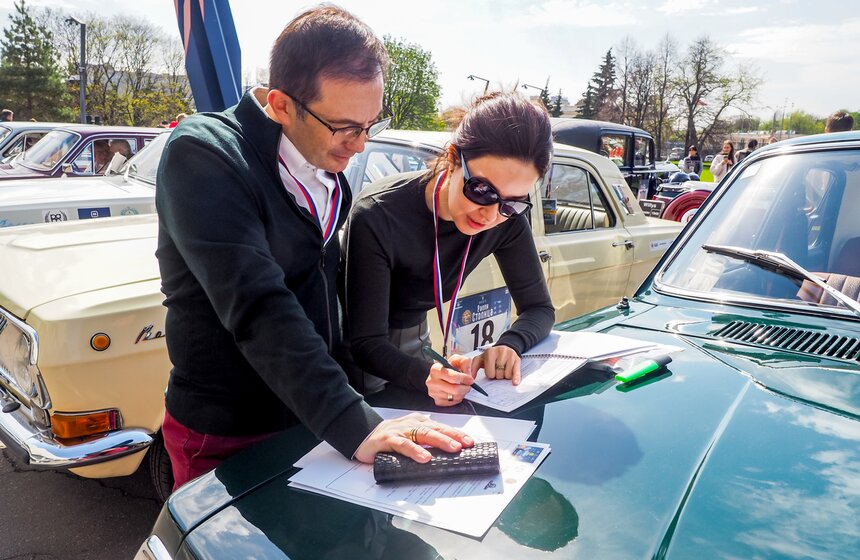 Ретроралли прошло в Москве 7 фото