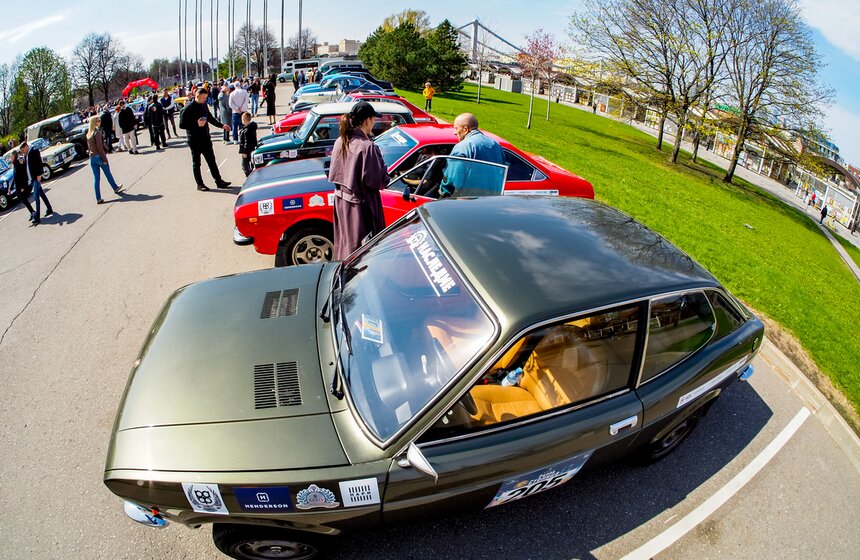 Ретроралли прошло в Москве 4 фото